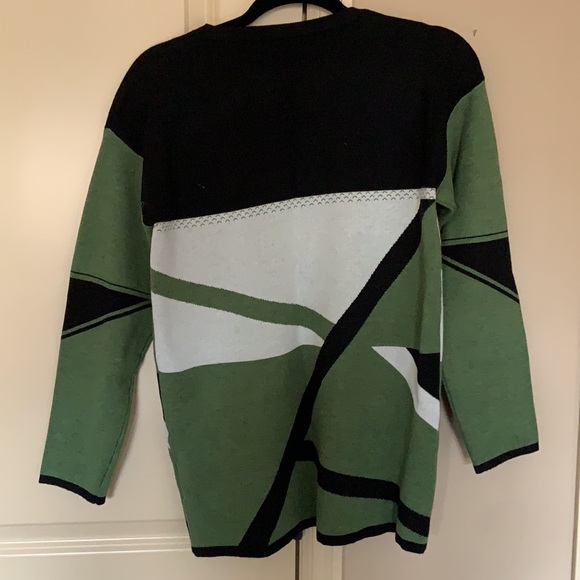 Women’s sweater - Picture 2 of 2